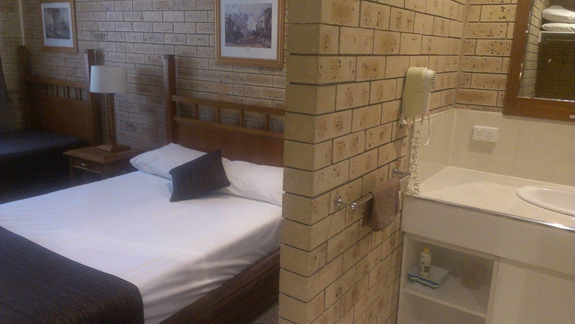 Pacific Paradise Airport Motel מראה חיצוני תמונה